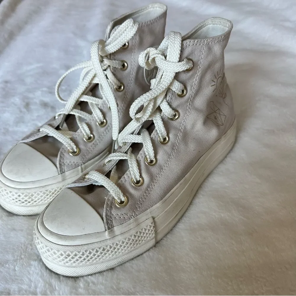 Converse desert sand